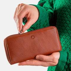 Коричневый кошелек-клатч на молнии Yoshi Y1257 Baxter Brown